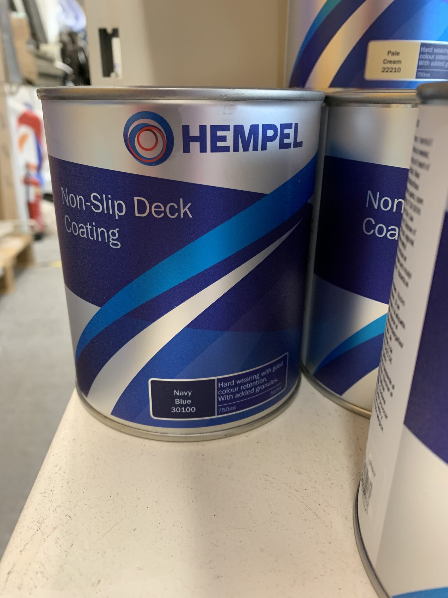 Hempel's Nonslip deck coating 750ml Navy Newline Chandlery