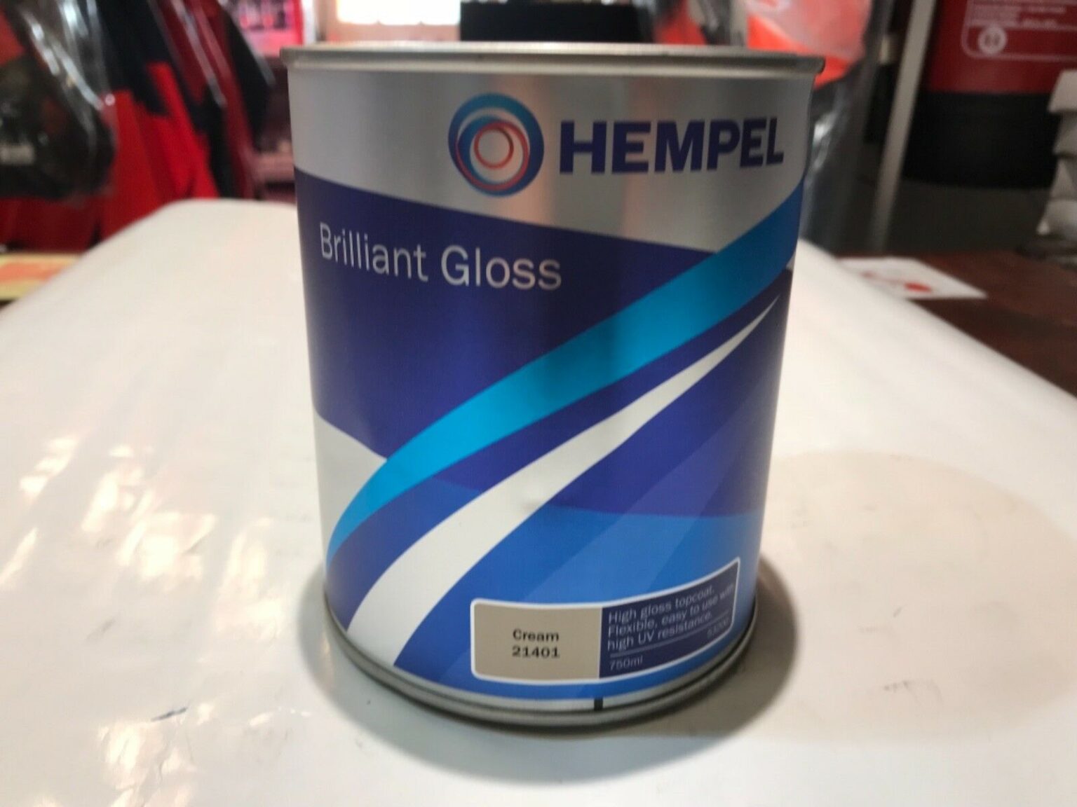 Hempel Brilliant Gloss Enamel Paint 750ml CREAM 21401 Newline Chandlery