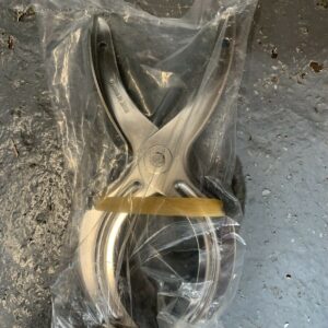 Lobster banding tool