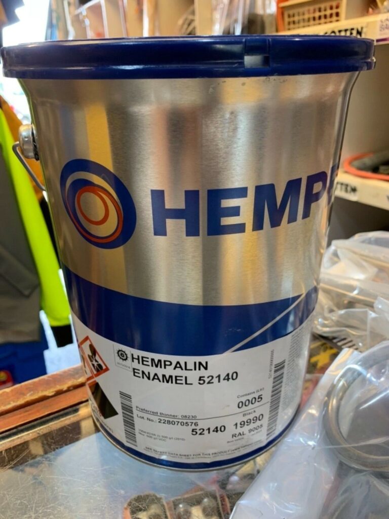 Hempel’s Hempalin enamel black 5 ltr – Newline Chandlery